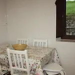 La Teya Hueges